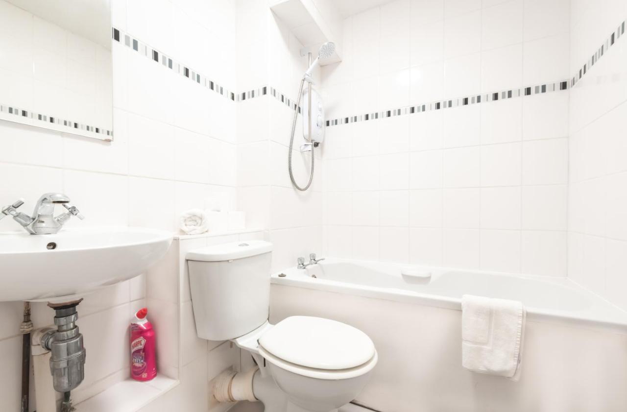 Apartment Centre Comfort: Spacious 2-bed With Free Parking *