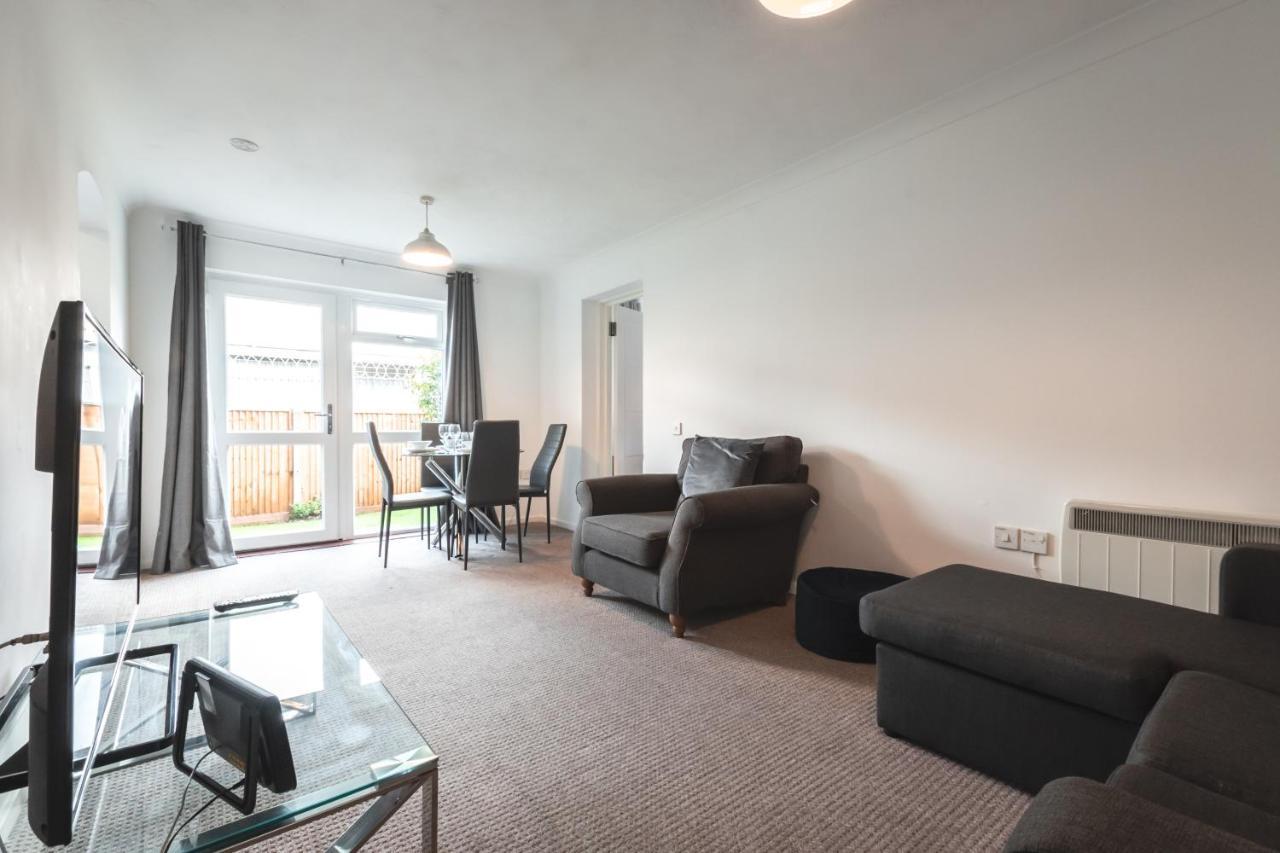 Apartment Centre Comfort: Spacious 2-bed With Free Parking *
